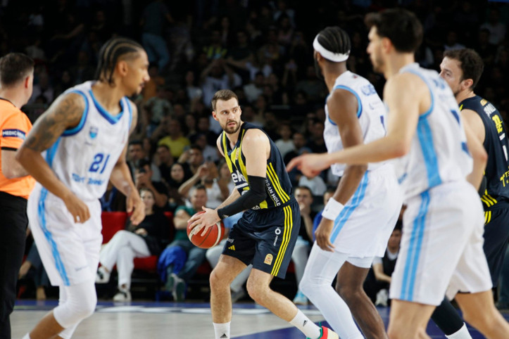 Telekom 'Fener'in hatlarını kesti: Seri 1-1 oldu