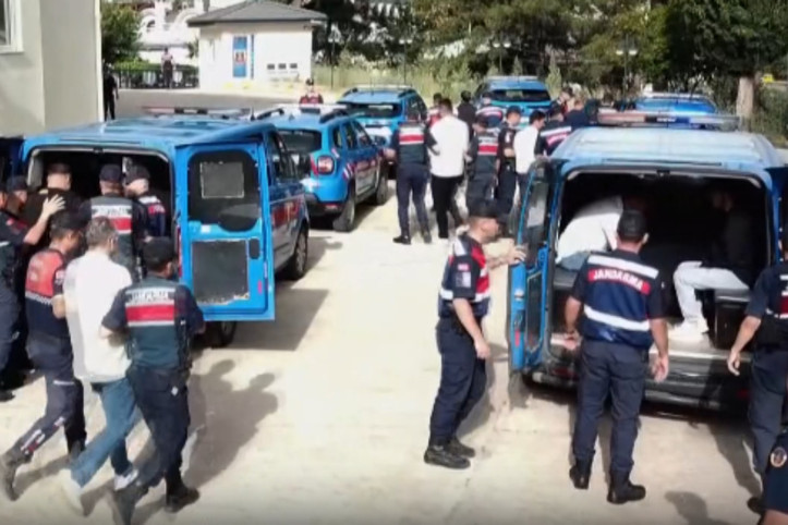 11 çeteye operasyon: 90 kişi gözaltında