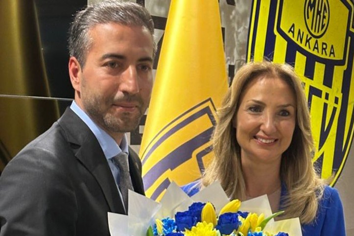 CHP'den Ankaragücü ziyareti: "Direnişin yeşil sahadaki temsilcisi"
