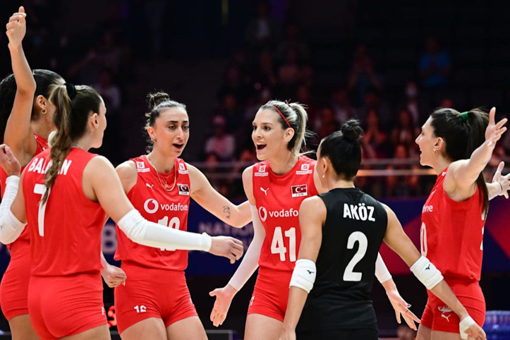 Filenin Sultanları Fransa'yı devirdi! VNL 2025’e galibiyetle başladık