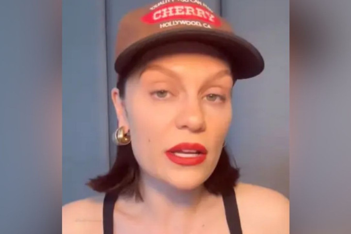 Ünlü pop yıldızı meme kanserine yakalandı