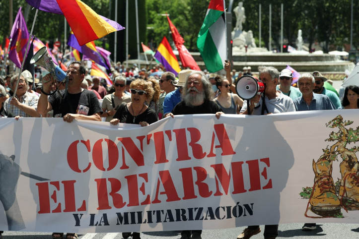 Silahlanmaya karşı dev gösteri