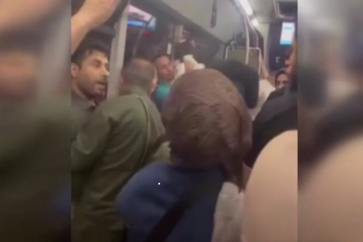 Yumruklu kavga 'adamlık' yarışına döndü