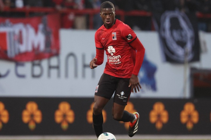 Chelsea'ye Fransız stoper: Mamadou Sarr imzayı attı