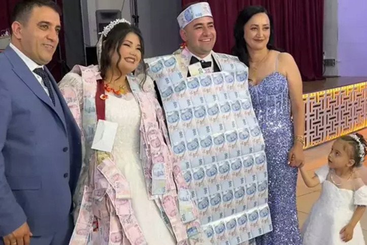 Para bu kez kuyumcuya gitmedi: Damadın yeleği her an 'moda' olabilir