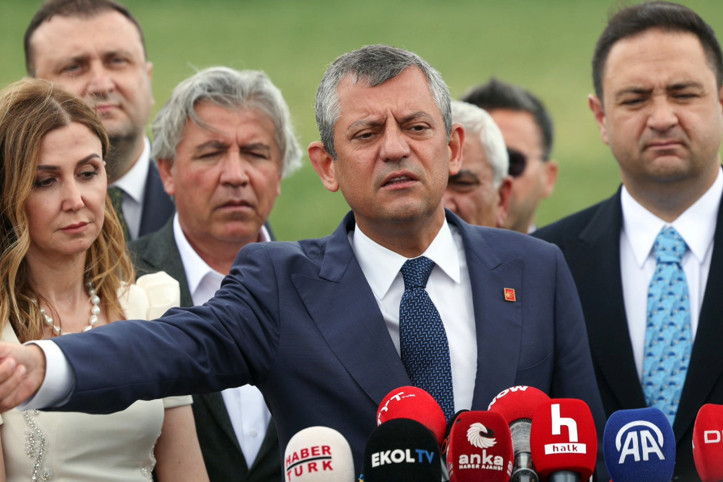 Şahitleri Özgür Özel'di: Cezaevindeki törenin fotoğrafları hâlâ verilmedi