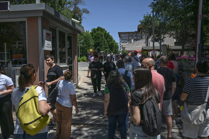 Öğrencilerin AYT yorumları: 'Bir buçuk saat bakıştık'