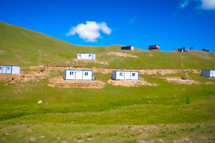 Bir gecede koca yaylaya çöktüler: Kızıyoruz, 'Babanızın malı mı' diyorlar