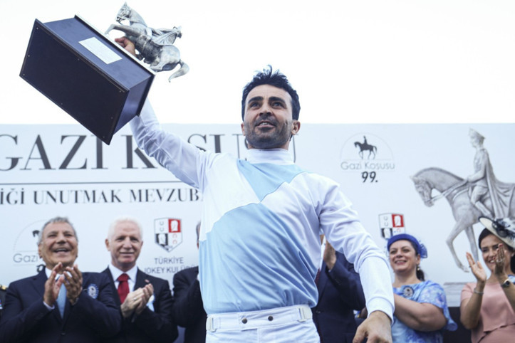 Gazi Koşusu'nu 8. kez kazanan Ahmet Çelik'in gözü Mümin Çılgın'ın rekorunda