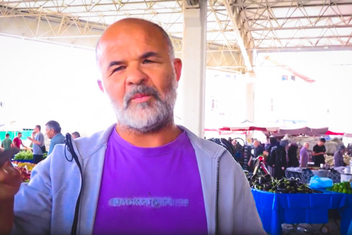 Adamın elindeki parayı söyleyip dert yandı: Allah sabır versin