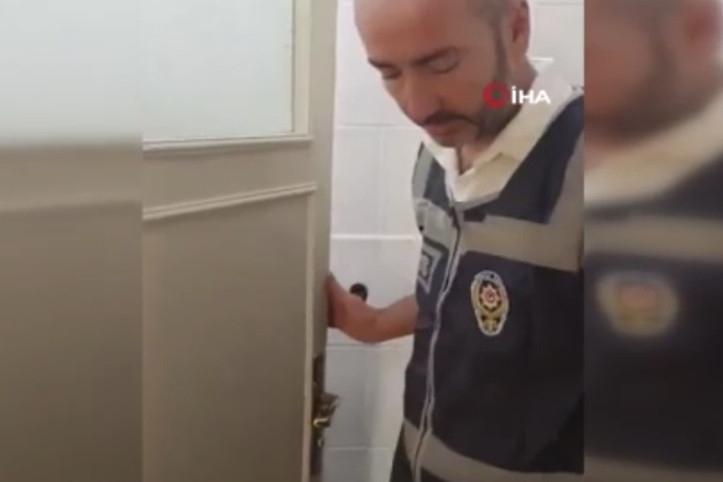 O kadar kaçtı, tuvalette yakalandı