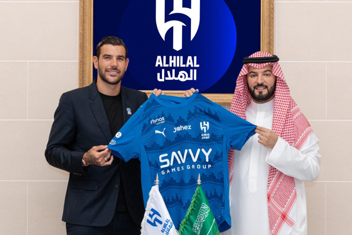 Al Hilal, Theo Hernandez’i duyurdu
