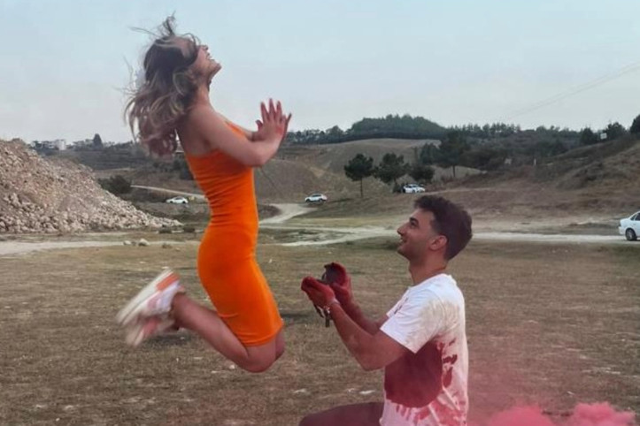 Evlilik teklifi ortalığı karıştırdı: En mutlu gün karakolda bitti