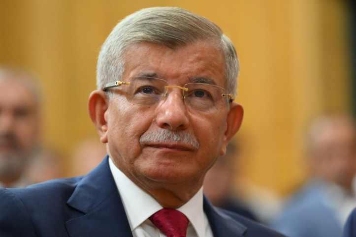 Davutoğlu'ndan 'SEGBİS üzerinden Öcalan'ın tüm komisyona hitap etmesi' önerisi