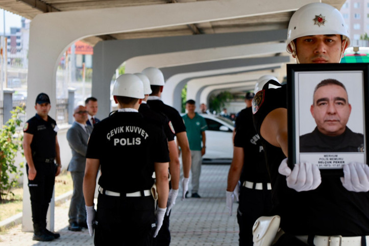 Polis memuru, görev başında hayatını kaybetti