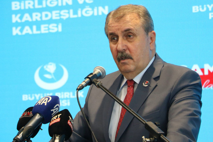 Küçük ortak tepkili: Millet buna 'dur' der