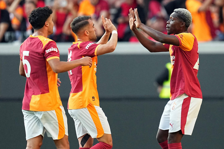 Galatasaray, Admira Wacker'ı rahat geçti