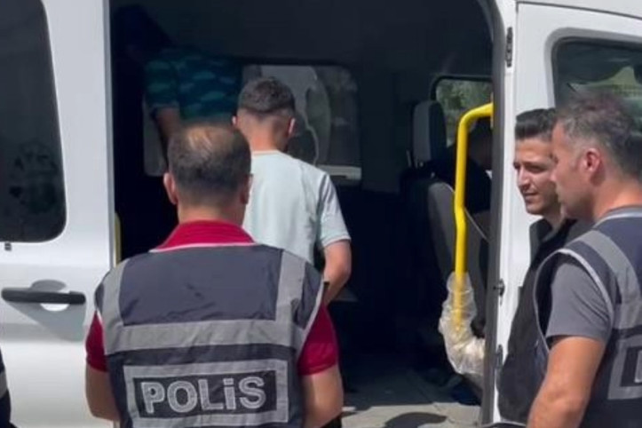 25 milyon TL'yi çantaya koymuşlardı: 'Her şey bitti' derken yakalandılar