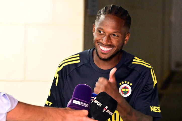 Fred'den hazır geldim mesajı: Bartuğ Elmaz’ı övdü