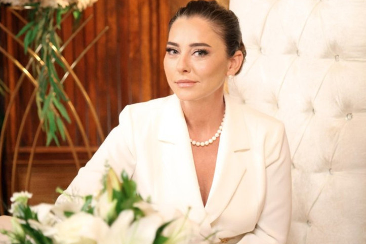 Ece Uslu kaza geçirdi, ameliyat oldu