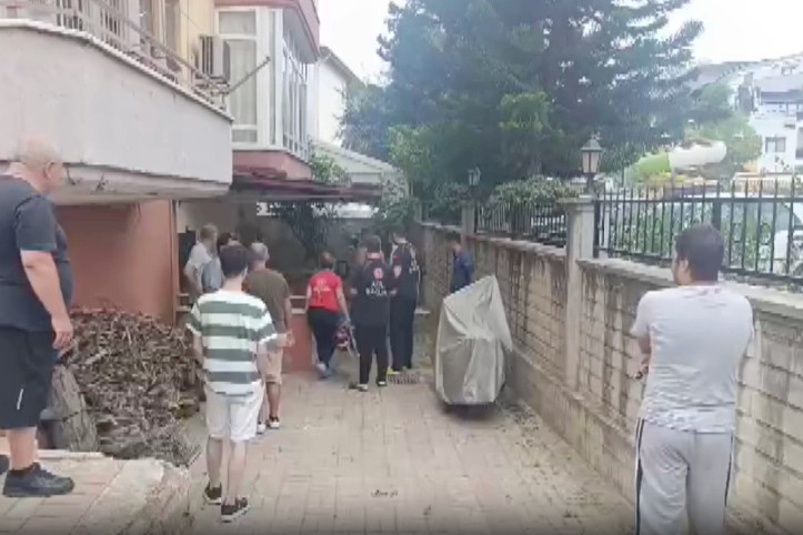 Antalya'da bir tuhaf olay: Evinin önünde ölü bulundu