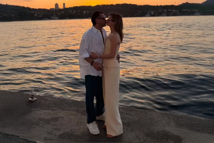 Beren Saat ve Kenan Doğulu'dan 11. yıl için aşk dolu poz