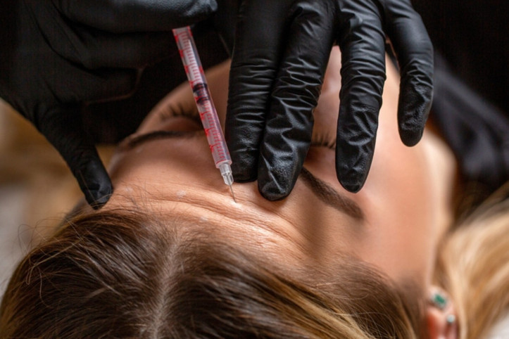 Botoks 15 yaşa düştü, uzman isim uyardı: Kişilik bozukluğuna dönüşüyor