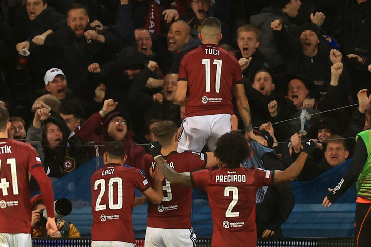 Transfer yasağı olan Kayserispor, Arnavut golcüyle anlaştı