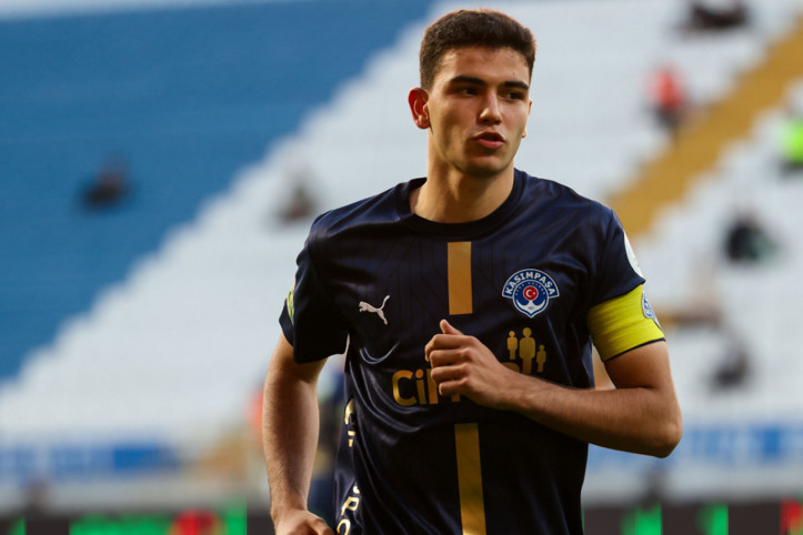 Aston Villa, Yasin Özcan'ı kiralık gönderdi