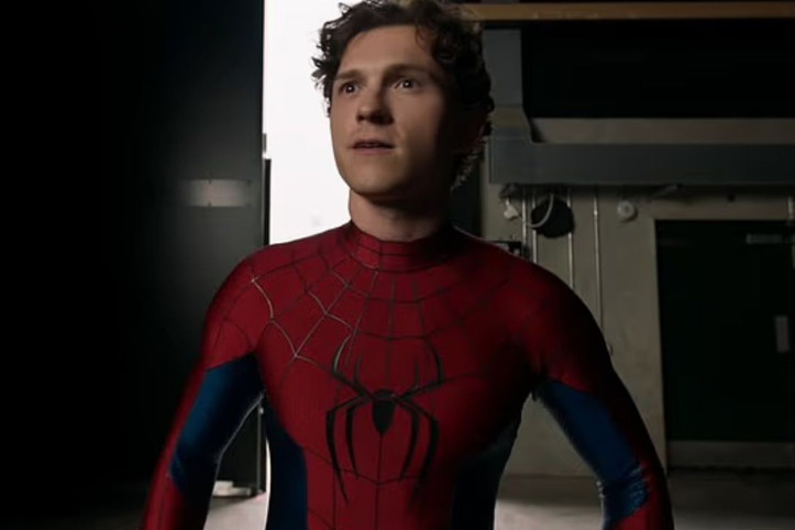 Yeni Örümcek Adam kostümü hayranları ikiye böldü