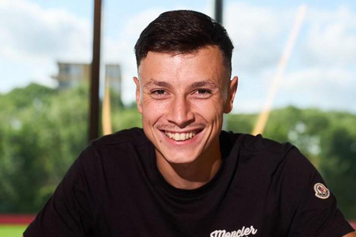 Fenerbahçe'nin rakibi Feyenoord yeni stoperini açıkladı