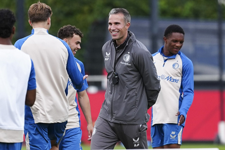 Van Persie’den Fenerbahçe maçı öncesi Galatasaray sözleri