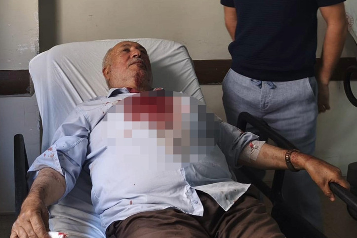 Kavgayı ayırmak isteyen imam yumruk yedi