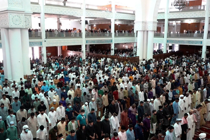 Cuma namazını kaçıran erkeklere ceza geliyor