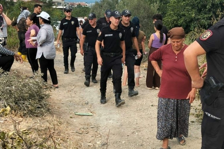 Çevik kuvvet mahalleye girdi, hasada 10 gün kala ağaçlar söküldü