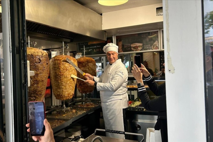 Alman siyasetçinin döner tutkusu marka oldu