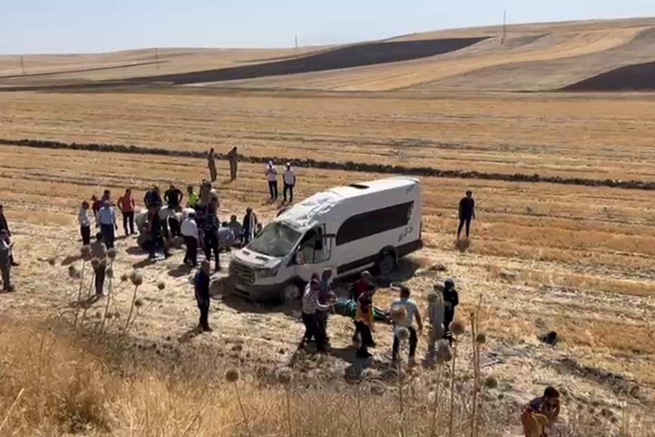 Malazgirt kutlamalarına gidenler kaza yaptı: Yaralılar var