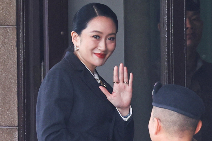 Sızan telefon görüşmesi sonu oldu: Tayland Başbakanı resmen görevden alındı