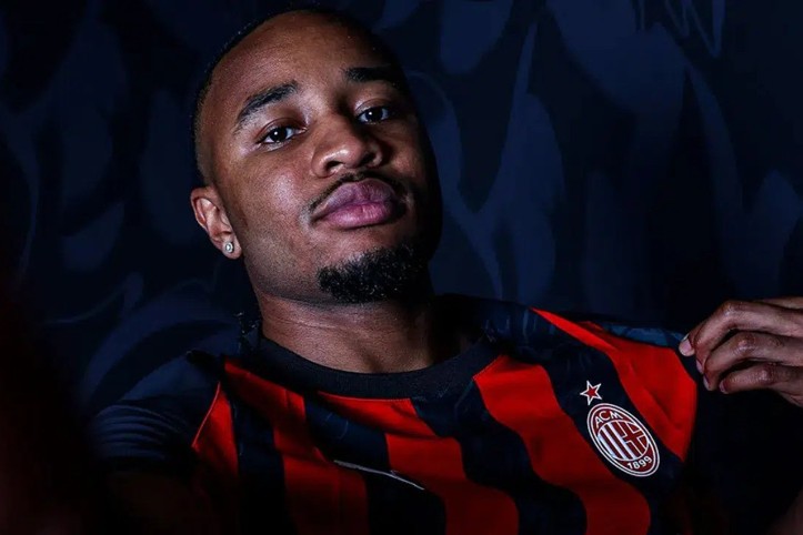 Hem Fenerbahçe hem Galatasaray ile anılmıştı: Milan'a gitti