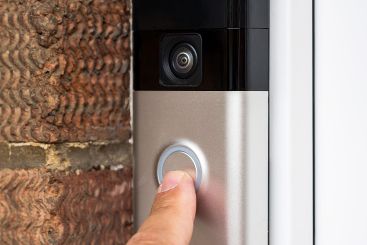 Kapı ziline basıp kaçan çocuğu öldürdü