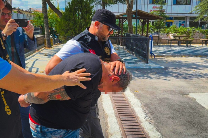 'Valiye hakaret' gözaltısı