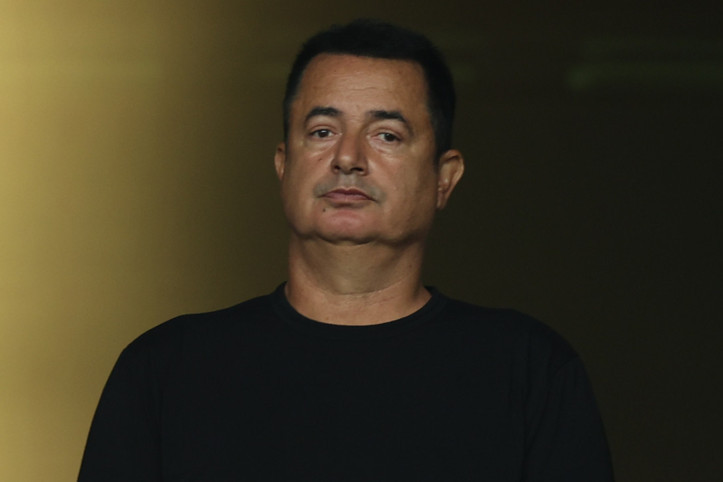 Acun Ilıcalı, Galatasaray'ın eski yıldızını transfer etti