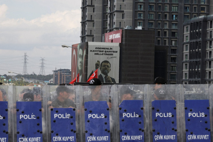 Abluka paylaşımlarına tutuklama