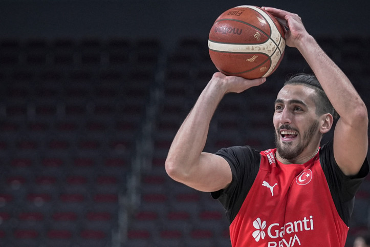 Kenan Sipahi: "EuroBasket 2025 yarı finali çok sert geçecek"