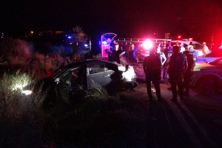 Malatya'da "dur" ihtarına uymayan araç kaza yaptı: 4 yaralı