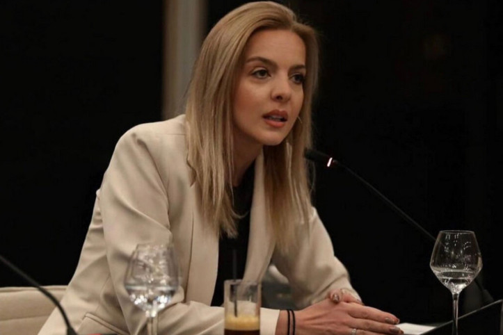 Komşuda skandal: Eski siyasetçiye ait Ferrari ve Porsche'lere el kondu