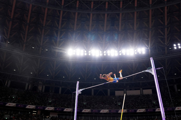 Uçan adam Duplantis: 14. kez dünya rekoru kırdı!