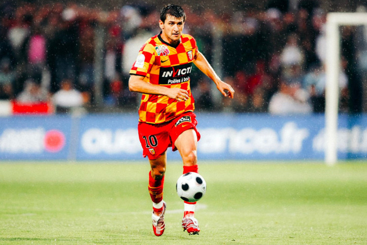 Efsane futbolcu maç sırasında hayatını kaybetti