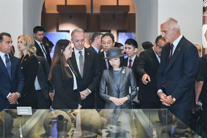 Japonya Prensesi Akiko'nun tırnağında anlamlı işleme