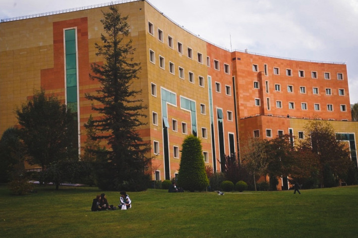 Yeditepe Üniversitesi'nde iki fakültenin ismi değişti